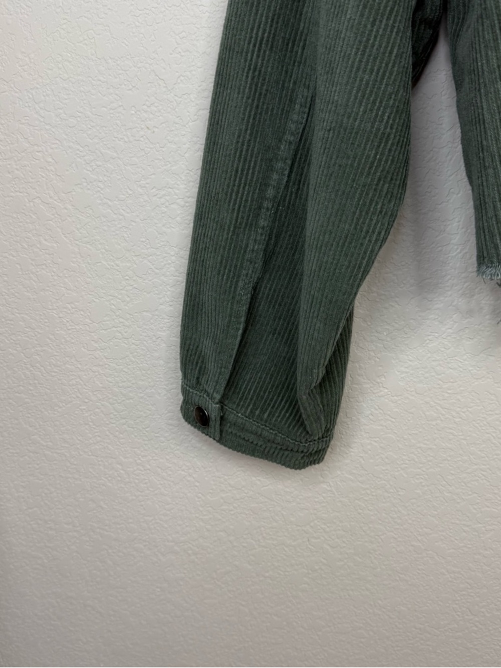 POL Clothing Frayed Hem Corduroy Trucker Green Forest Crop Jacket Sz L - Picture 9 of 14